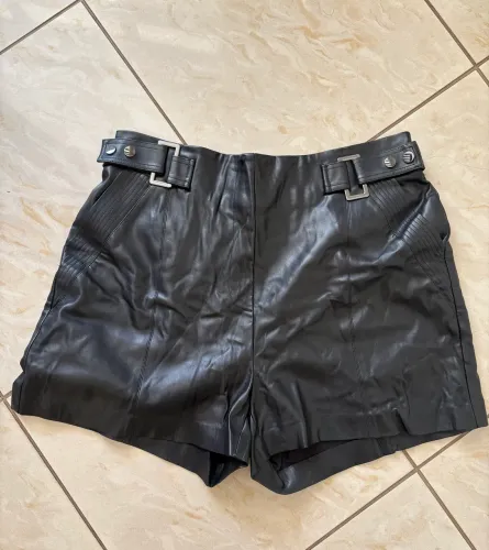 Short de Couro- TAM 44