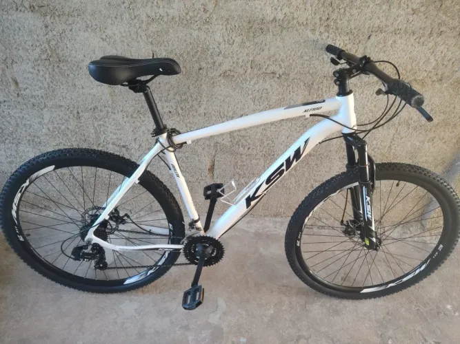 Vendo Bike quadro 21 alumínio, aro 29 "nova"