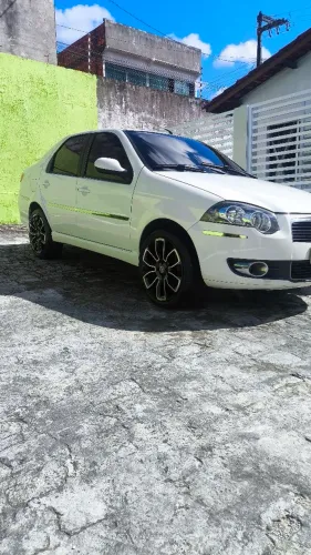 Fiat Siena Tetrafuel 1.4 MPI Fire Flex 8V 4P 2011