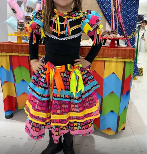 Vestido festa junina - Infantil serve 6 a 7 anos