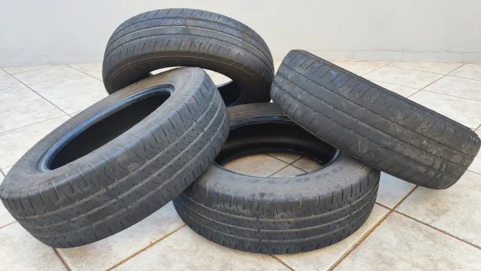 Kit 4 pneus Goodyear (usados)