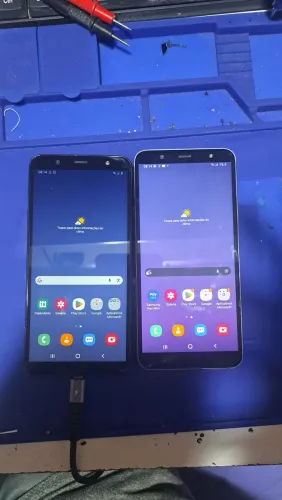 Celular j8
