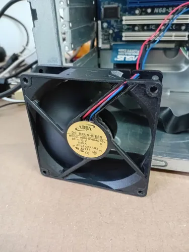Cooler ventilador Adda 12v 0,25A 9cm x 9cm