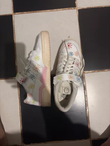 Tênis adidas forum
