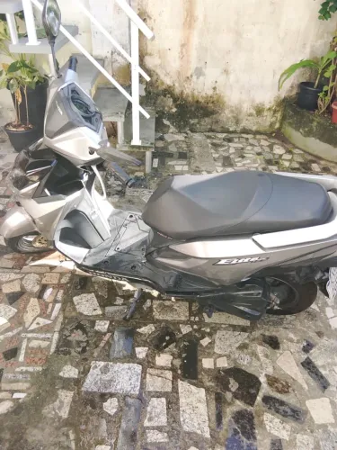Moto Elite