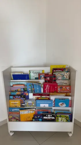  Estante Infantil Organize Mobili com Rodinhas - R$250