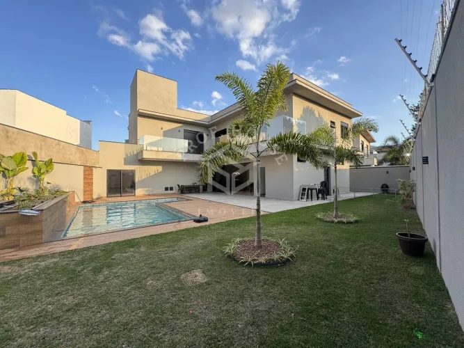 Casa Duplex à venda no Condomínio Vale das Oliveiras em Limeira-SP