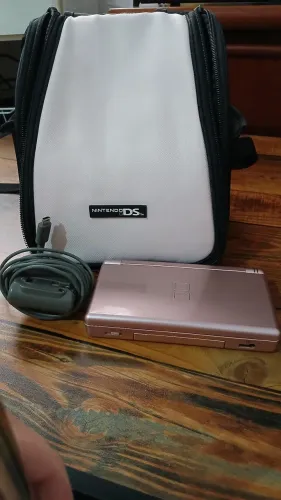 Nintendo DS Lite Metallic Rose