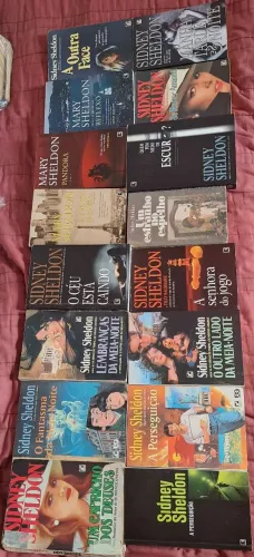 Lote com 16 livros de Sidney Sheldon
