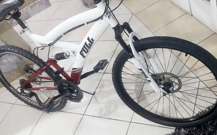 Bicicleta Aro 26 dupla suspensão freio a disco 