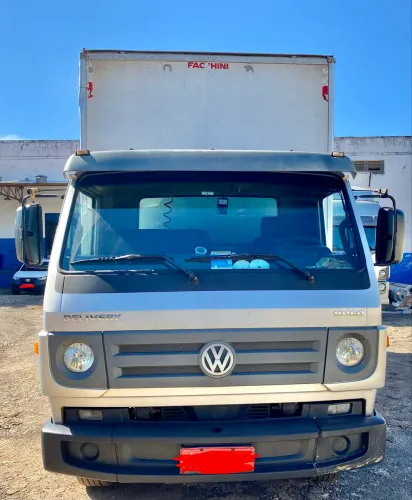 VW 10-160 2017 Baú Dourados MS