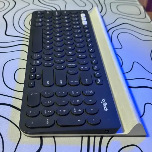 Logitech K780 Multi-Device | Perfeito para Setup Produtivo | Bluetooth