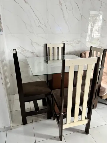 Mesa quatro cadeiras
