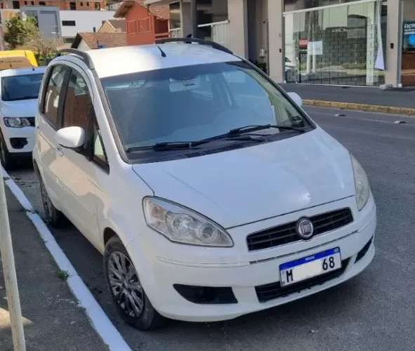 Fiat Idea Essence 1.6 Flex 16V 5P 2013