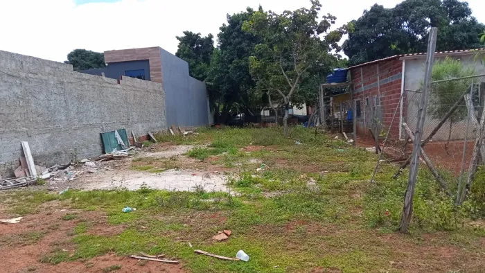Vende se lote 250 mts Riacho fundo (Sucupira)