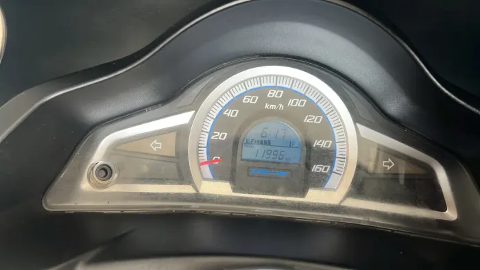 PCX única dona, apenas 11 mil km. Toda revisada, pneus novos 