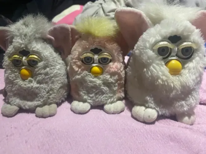 Lote Furby 1998 com 3 Leia a descrição