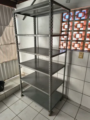 Estante de metal cinza 6 prateleiras