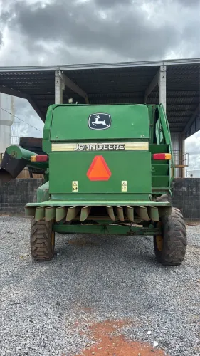 John Deere 1550 VB ? Acompanha: Plataforma de 25 linhas