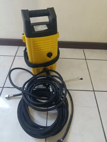 lavadora Tekna HLX110V, 1.400 W com duas mangueiras grande lavagem e outra espuma .