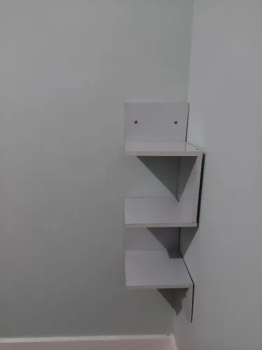 Prateleira de Canto