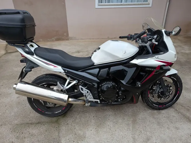 Vendo ou troco GSX 650F