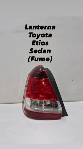 Lanterna Toyota Etios Sedan (Fumê)