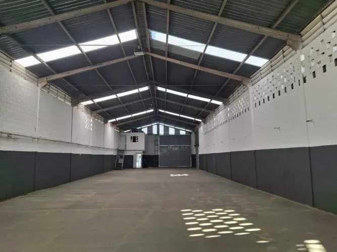 Galpão/Depósito/Armazém para aluguel com 1000 metros quadrados