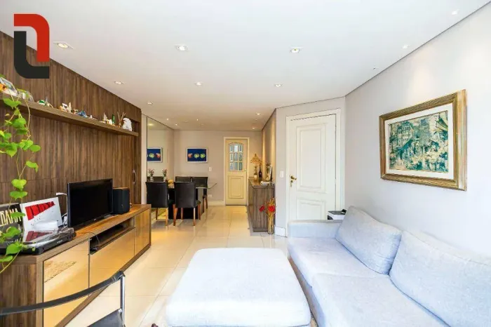Apto mobiliado 91m² 3 quartos, sacada gourmet e 1 vaga no Água Verde