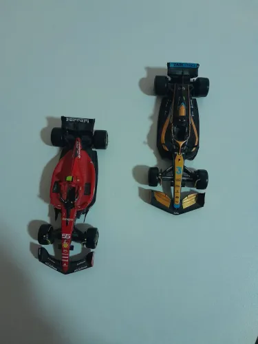 Miniaturas da da F1 ferrari e maclaren