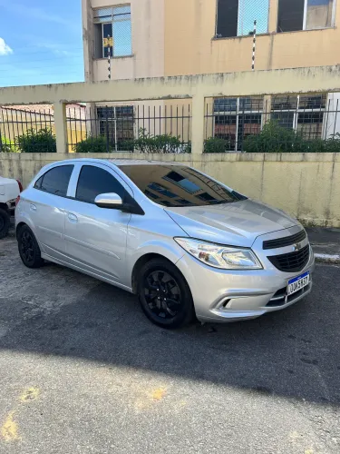 Chevrolet Onix JOY Hatch 1.0 8V Flex Mec. 4P 2018