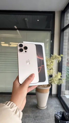 IPHONE 16 PRO MAX DESERT 256 GB SEMINOVO 