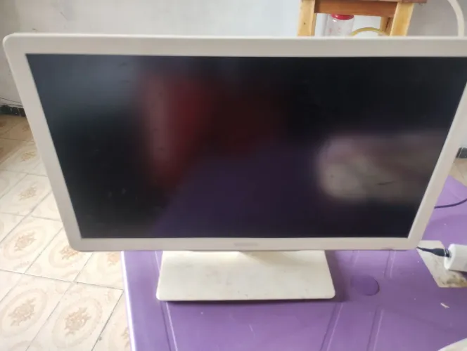 VENDO DISPLAY COM PROBLEMA SÓ 80,00