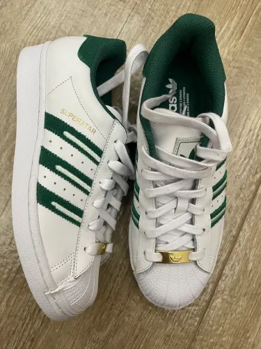 Tênis Adidas Superstar