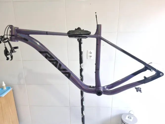 Quadro Mountain Bike Rava Cave Boost 2025 de Alumínio Aro 29, Tamanho L 19, Roxo e Preto