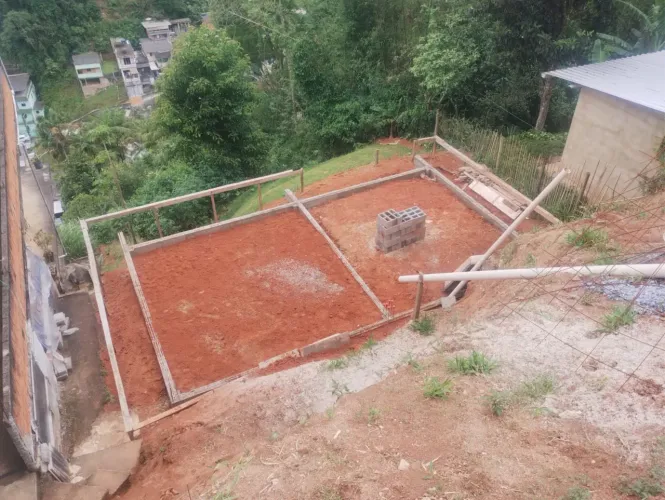 TERRENO BEIRA DE RUA