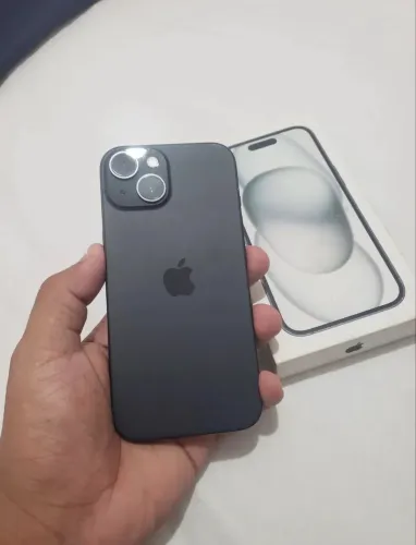 iPhone 15 (mancha na tela)