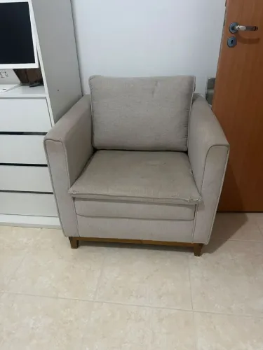 Poltrona begi para escritório, sala de estar ou quarto de visita.