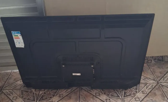 Uma TV com defeito