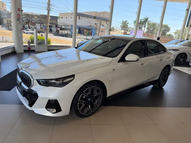 BMW 530E M Sport 2.0 Turbo Híbrido Aut. 2025
