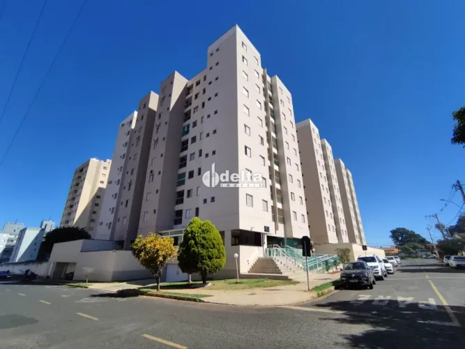 Apartamento com 2 quartos sendo 1 suíte, disponível para locação no bairro Presidente Roos