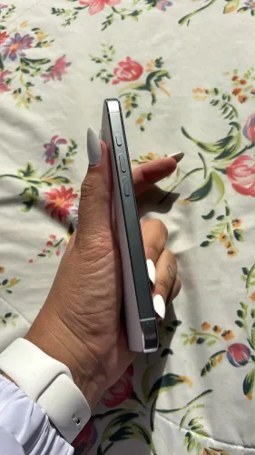 iPhone 16 pro 128 gb
