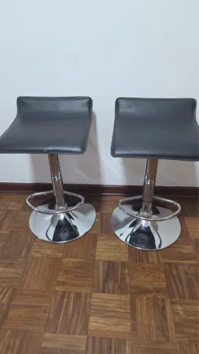 Banquetas Tok&Stok (2) giratórias reguláveis - ótimo estado