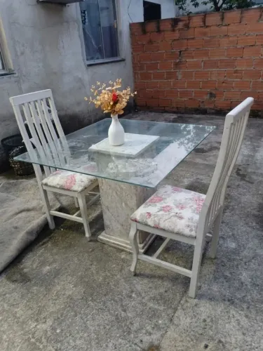 Mesa de vidro base de marmore