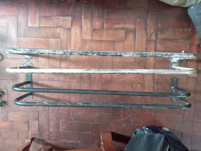 Arara de roupa para loja