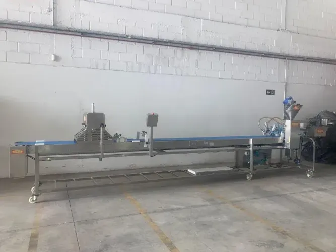 MAQUINA AUTOMATICA PASTEIS COM CILINDRO CALIBRADOR LYNEA-400-C 1D 1P 6,8MTS