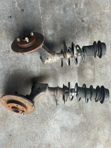 ?Par de torres dianteiras VW Gol G4 06-10