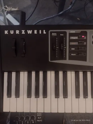 Kurzweil KME61 excelente
