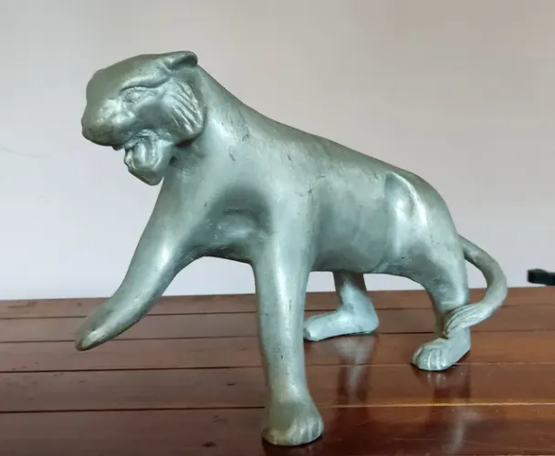 Estátua Grande de Felino