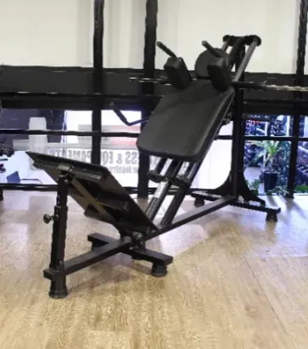 Hack Agachamento 45 linha Top